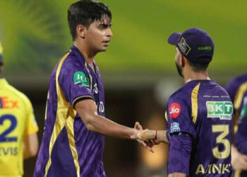 വരുൺ ചക്രവർത്തിക്ക് മിസ്റ്ററിയില്ല, ആത്മവിശ്വാസം വട്ടപ്പൂജ്യം; തോൽവികളിൽ കൂപ്പുകുത്തുന്ന കൊൽക്കത്തയെ വലിച്ചുകീറി ആർ അശ്വിൻ