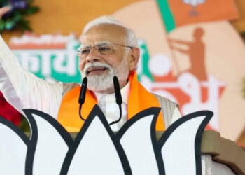 ബംഗാളിൽ പെൺകരുത്തിന് മോദിയുടെ ഉറപ്പ്; സർക്കാർ ജോലിയിൽ 33% സംവരണം; അക്കൗണ്ടുകളിലേക്ക് പ്രതിവർഷം 36,000 രൂപ, മമതയുടെ മണ്ണിൽ ബിജെപി തരംഗം