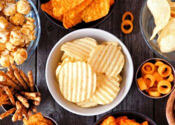 രുചിയിൽ ഒളിഞ്ഞിരിക്കുന്ന വില്ലൻ; ഈ ഭക്ഷണങ്ങൾ അമിതമായി കഴിക്കുന്നത് തലച്ചോറിനെ നശിപ്പിക്കുമെന്ന് പഠനം