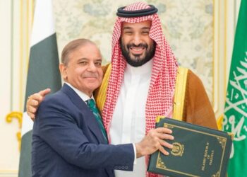 സൗദിയിൽ നിന്നും ഖത്തറിൽ നിന്നുമായി 5 ബില്യൺ ഡോളർ വാങ്ങി യുഎഇക്ക് നൽകാനുള്ള പണം തിരിച്ചടയ്ക്കും ; കടം വീട്ടാൻ വമ്പൻ പദ്ധതിയുമായി പാകിസ്താൻ