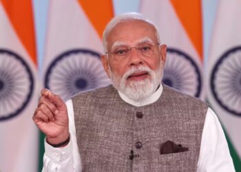 മുത്തലാഖ് നിരോധനത്തെ എതിർത്ത കോൺഗ്രസ് വനിതാ സംവരണത്തെ അനുകൂലിക്കുമെന്ന് കരുതുന്നുണ്ടോ?; പ്രതിപക്ഷത്തെ സ്ത്രീകൾക്ക് വിട്ടുകൊടുത്ത് മോദിയുടെ പ്രസംഗം