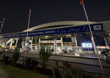 നിരോധിത സാറ്റലൈറ്റ് കമ്മ്യൂണിക്കേറ്ററുമായി അമേരിക്കൻ പൗരൻ പിടിയിൽ ; അറസ്റ്റിലായത് ശ്രീനഗർ വിമാനത്താവളത്തിൽ നിന്നും