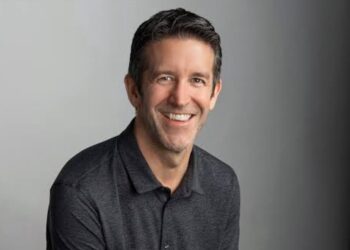 ആപ്പിളിൽ വൻ നേതൃമാറ്റം ; ജോൺ ടെർണസ് പുതിയ സിഇഒ; ടിം കുക്ക് എക്സിക്യൂട്ടീവ് ചെയർമാനാകും