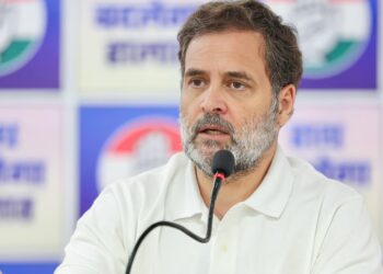 എതിർ ശബ്ദങ്ങളെ അടിച്ചമർത്തുന്നു ; കോൺഗ്രസ് പ്രവർത്തകനെ ക്രൂരമായി കൊന്ന തൃണമൂലിനെതിരെ രൂക്ഷ വിമർശനവുമായി രാഹുൽ ഗാന്ധി