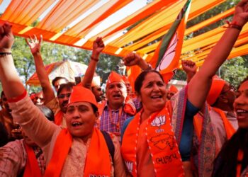 ഗുജറാത്ത് തദ്ദേശ സ്വയംഭരണ തെരഞ്ഞെടുപ്പിൽ ബിജെപിയുടെ വമ്പൻ തേരോട്ടം ; എല്ലാ മുനിസിപ്പൽ കോർപ്പറേഷനുകളിലും ബിജെപിക്ക് തകർപ്പൻ മുന്നേറ്റം