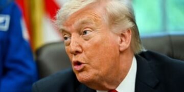 ‘ഇറാന് ഇപ്പോൾ ഒരു പന്നിയെപ്പോലെ ശ്വാസം മുട്ടുകയാണ്’ ; ആണവ വിഷയത്തിൽ ഒരു കരാർ ഉണ്ടാകുന്നത് വരെ ഉപരോധം തുടരുമെന്ന് ട്രംപ്