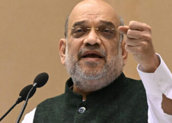 അവർ ഭീകരർക്ക് ബിരിയാണി കൊടുത്തു, മോദി പാകിസ്ഥാന്റെ നെഞ്ചത്തടിച്ചു; ബംഗാളിൽ കോൺഗ്രസിനെയും മമതയെയും കടന്നാക്രമിച്ച് അമിത് ഷാ