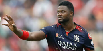 ഭാഗ്യം കൊണ്ട് മാത്രം ഇലവനിൽ; ഷെപ്പേർഡ് ആർസിബിയുടെ വീക്ക് ലിങ്ക്; ആഞ്ഞടിച്ച് കൃഷ്ണമാചാരി ശ്രീകാന്ത്