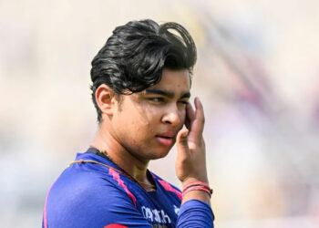 15-കാരന്റെ കരുത്ത് കണ്ട് കണ്ണ് തള്ളി പാകിസ്ഥാൻ; വൈഭവിനെതിരെ ‘എഐ ചിപ്പ്’ ആരോപണം, ഇന്ത്യയുടെ പുത്തൻ താരോദയത്തെ തളർത്താൻ നീക്കം