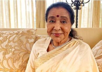 ആശ ഭോസ്ലെയ്ക്ക് ആദരമർപ്പിച്ചു; പാക് ടിവി ചാനലിന് മീഡിയ റെഗുലേറ്ററുടെ കാരണം കാണിക്കൽ നോട്ടീസ്