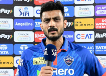 നിങ്ങൾ ക്യാച്ച് വിട്ടു, അവൻ കളി കൊണ്ടുപോയി; പതും നിസ്സങ്കയെയും രാഹുലിനെയും ഉന്നം വെച്ച് അക്ഷർ; അഭിഷേകിന് മുന്നിൽ ഡൽഹി മുട്ടുമടക്കി