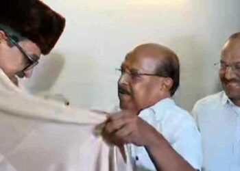 ‘കോൺഗ്രസും ലീഗും എനിക്ക് രക്ഷാകവചമായി, ചെലവിട്ടത് 85 ശതമാനവും കോൺഗ്രസ്’; പാണക്കാട്ടെത്തി തങ്ങളെ കണ്ട് നന്ദി പറഞ്ഞ് ജി സുധാകരൻ