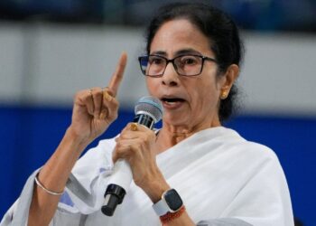 ഒടുവിൽ മമതയ്ക്കും തിരിച്ചറിവ് ; എക്സിലെ ബയോ തിരുത്തി ; ഇനി ‘തൃണമൂൽ കോൺഗ്രസ് സ്ഥാപക’ മാത്രം