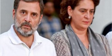 ‘വയനാട് അടുത്ത അമേഠിയാകും’ ; രാഹുലിനും പ്രിയങ്കയ്ക്കും എതിരായ പോസ്റ്ററിൽ കേസെടുത്ത് പോലീസ്