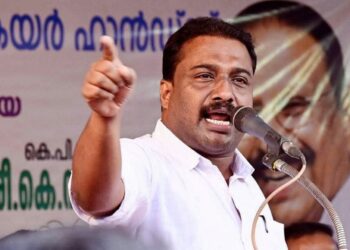 ഭാരതഭൂമി ദൈവത്തെ പോലെ മഹത്തരമെന്നാണ് വന്ദേമാതരത്തിൽ പറയുന്നത് ; വന്ദേമാതരം കോണ്ഗ്രസിനു കൂടി വേണ്ടി രചിച്ചതാണെന്ന് ബിആർഎം ഷഫീർ