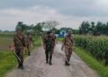 ഞങ്ങളുടെ ഭൂമിയും എടുത്തോളൂ, അതിർത്തിയിലെ സുരക്ഷയാണ് പ്രധാനം ; ബംഗ്ലാദേശ് അതിർത്തിയിൽ വേലി കെട്ടാൻ ബിഎസ്എഫിന് സ്വന്തം ഭൂമി സൗജന്യമായി നൽകി ഗ്രാമീണർ