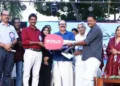 ഇങ്ങനെയുമുണ്ടോ ഒരു ഗുരുദക്ഷിണ! സ്കൂളിനെ ഒന്നാമതാക്കിയ പ്രഥമാധ്യാപകന് നാട്ടുകാർ നൽകിയത് 13 ലക്ഷത്തിന്റെ ആഡംബര കാർ!