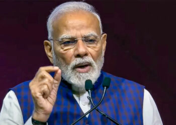 ഇന്ത്യയുടെ വളർച്ചയ്ക്ക് മഹാരാഷ്ട്രയും ഗുജറാത്തും നൽകിയ സംഭാവനകൾ വിലമതിക്കാനാവാത്തത്; രൂപീകരണ ദിനത്തിൽ ആശംസകൾ നേർന്ന് പ്രധാനമന്ത്രി നരേന്ദ്ര മോദി