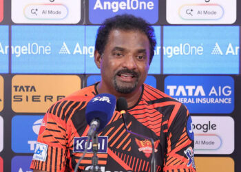 കളി ബോറടിച്ചാൽ സ്പോൺസർമാരെ കിട്ടില്ല, കാണികൾക്ക് എന്റർടെയ്ൻമെന്റ് വേണം; ഐപിഎൽ വെറും വാണിജ്യ ഉൽപ്പന്നമെന്ന് മുത്തയ്യ മുരളീധരൻ