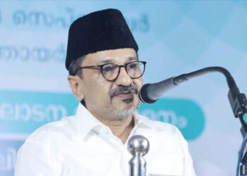 മുഖ്യമന്ത്രി തീരുമാനം ലീഗിനോടും ആലോചിച്ചാവുമെന്ന് വിശ്വസിക്കുന്നു;സതീശനെ പുകഴ്ത്തി സാദിഖലി തങ്ങൾ, കുഞ്ഞാലിക്കുട്ടി ഉപമുഖ്യമന്ത്രിയാകുമോ?