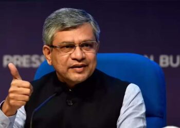 ‘ക്യാപ്‌ച’ കണ്ട് മടുത്തു; വിദ്യാർത്ഥികളുടെ പരാതിയിൽ വേദിയിൽ വെച്ച് തന്നെ ഉദ്യോഗസ്ഥരെ വിളിച്ച് മന്ത്രി, പുതിയ ഐആർസിടിസി വെബ്‌സൈറ്റ് ജൂലൈ 15നകം!
