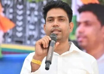  ജനാധിപത്യത്തെ വെല്ലുവിളിച്ച തൃണമൂൽ ‘ഡോൺ’ നേപ്പാൾ അതിർത്തിയിൽ കുടുങ്ങി! ഇവിഎം അട്ടിമറി വീരൻ ജഹാംഗീർ ഖാനെ പൊക്കി എസ്ടിഎഫ്