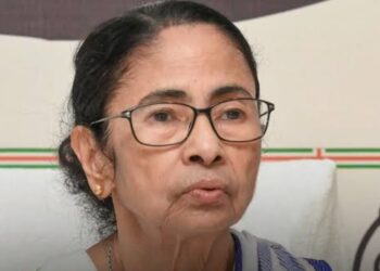 ‘യഥാർത്ഥ തൃണമൂൽ’ വരുന്നു ; മമത ബാനർജിക്കെതിരെ വമ്പൻ നീക്കവുമായി വിമതർ ; പാർട്ടി പിളർപ്പിലേക്ക്