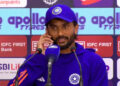 പ്രസ് മീറ്റിനിടയിലും അമ്മയ്ക്ക് തന്നെയാണ് ഒന്നാം സ്ഥാനം; മാധ്യമങ്ങൾക്ക് മുന്നിൽ വെച്ച് കോൾ എടുത്ത് നിതീഷ് റെഡ്ഡി; വൈറലായി ആ സുന്ദര നിമിഷം