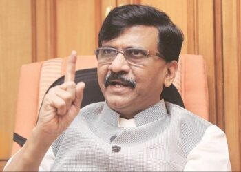 ‘ബിജെപി 50 കോടി വാഗ്ദാനം ചെയ്തു, 15 കോടി അഡ്വാൻസ് നൽകി’ ; ശിവസേന യുബിടിയിലെ വിമത എംപിമാരുടെ കൊഴിഞ്ഞുപോക്കിനെതിരെ രൂക്ഷമായി പ്രതികരിച്ച് സഞ്ജയ് റാവത്ത്