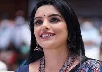 കണക്കിലെ കളിയിൽ കലിതുള്ളി താരങ്ങൾ; ‘അമ്മ’യിൽ വൻ പൊട്ടിത്തെറി, ശ്വേത മേനോന് പിന്നാലെ ഭരണസമിതി ഒന്നാകെ രാജിവെച്ചു