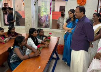 മിഠായി വിതരണത്തിന് ‘അയിത്ത’ നിറം; ദേശാഭിമാനിയുടെ ക്യാപ്സൂൾ രാഷ്ട്രീയത്തിന് മറുപടിയുമായി വി. മുരളീധരൻ; ചർച്ചയായി ഫെയ്സ്ബുക്ക് പോസ്റ്റ്