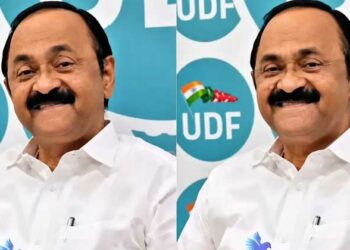 മറുപടിക്ക് പിന്നാലെ ‘മനസ്സിലിരിപ്പ്’ പുറത്തായി; നിയമസഭയിൽ മുഖ്യമന്ത്രി വി.ഡി സതീശനെ മൈക്ക് ചതിച്ചു, വീഡിയോ വൈറൽ!