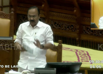 സർക്കാരിന്റെ സാമ്പത്തിക ധവളപത്രം നിയമസഭയിൽ; രൂക്ഷ വിമർശനവുമായി പിണറായിയും ബാലഗോപാലും; സഭയിൽ വാക്ക്പോര്