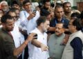 അമിത് ഷായും രാജിവെക്കണം ; നിലപാട് കടുപ്പിച്ച് രാഹുൽ ഗാന്ധി ; അഖിലേഷ് യാദവ് ഉൾപ്പെടെയുള്ളവരെ കസ്റ്റഡിയിലെടുത്ത് പോലീസ്