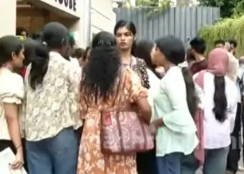കോറോ ഹെൽത്ത് ചർച്ചകളിൽ നിന്ന് പിന്മാറി; 800 ജീവനക്കാരെ ഓഫീസിന് പുറത്താക്കി കമ്പനിയുടെ കടുംപിടുത്തം; ലേബർ ഓഫീസർമാരെയും വെല്ലുവിളിച്ചു