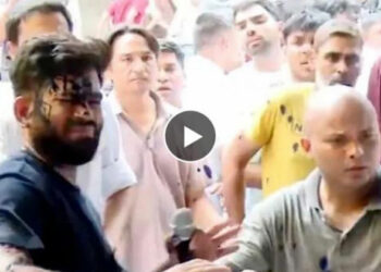 ജന്തർ മന്ദിറിൽ നാടകീയ രംഗങ്ങൾ; പാറ്റ പാർട്ടി നേതാവ് അഭിജീത് ദിപ്കെയ്ക്ക് നേരെ മഷി പ്രയോഗം