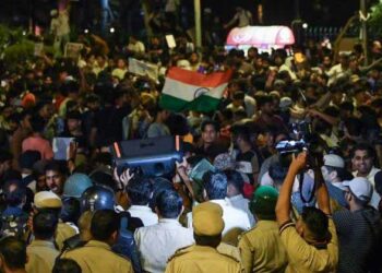 സമരം വഴിമാറുന്ന ജന്തർ മന്തർ: വിദ്യാർത്ഥി രോഷത്തെ ഹൈജാക്ക് ചെയ്യുന്നത് ആര്? ഡൽഹിയുടെ ഹൃദയഭൂമിയിൽ നടക്കുന്നത് എന്ത്?