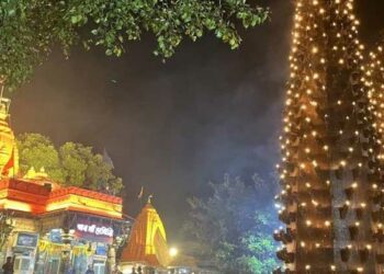 രാത്രിയെ പകലാക്കുന്ന ദീപസ്തംഭങ്ങൾ:വിക്രമാദിത്യ മഹാരാജാവ് ഭജിച്ച ഹരസിദ്ധി അമ്മ