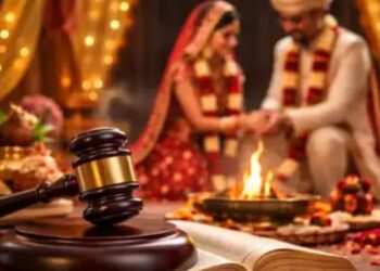 രജിസ്ട്രേഷൻ മാത്രം കൊണ്ട് വിവാഹമാകില്ല ; ‘സപ്തപദി’ ചടങ്ങുകൾ ഉൾപ്പെടെ ആചാരാനുഷ്ഠാനങ്ങൾ നടത്താത്ത ഹിന്ദു വിവാഹത്തിന് നിയമസാധുത ഇല്ലെന്ന് കോടതി