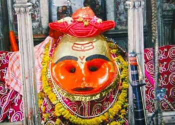 വിഗ്രഹത്തിന്റെ അധരങ്ങളിൽ അപ്രത്യക്ഷമാകുന്ന മദ്യനിവേദ്യം; ഉജ്ജയിനിലെ കാലഭൈരവ ക്ഷേത്രം