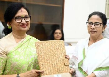 കൈവിട്ട് വലംകൈ ; മമത ബാനർജിയെ തകർത്ത് ചന്ദ്രിമ ഭട്ടാചാര്യ ; സംസ്ഥാന അധ്യക്ഷ തന്നെ പാർട്ടി വിടുന്ന അപൂർവ സാഹചര്യവുമായി തൃണമൂൽ കോൺഗ്രസ്