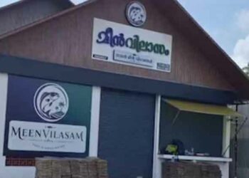 കറിക്ക് ഉപ്പ് പോര, രുചിയില്ല; അങ്കമാലിയിൽ പാചകക്കാരനെ ഹോട്ടലുടമ കത്തികൊണ്ട് വെട്ടിപ്പരിക്കേൽപ്പിച്ചു!