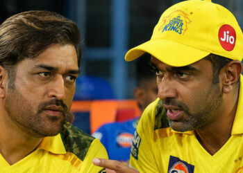 ഫ്ലെമിംഗ് പോയ സ്ഥിതിക്ക് ധോണി തന്നെ കോച്ചാകണം; ചെന്നൈ സൂപ്പർ കിംഗ്സിന് നിർണ്ണായക ഉപദേശവുമായി ആർ. അശ്വിൻ