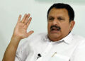 ‘പൊതിച്ചോറിന് രാഷ്ട്രീയമില്ല!’ വിവാദത്തിൽ മലക്കം മറിഞ്ഞ് മന്ത്രി; കടുത്ത നിലപാടിൽ നിന്ന് കളം മാറ്റി മുരളീധരൻ