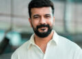 ശ്വേത മേനോൻ രേഖാമൂലം രാജി നൽകിയിട്ടില്ല; ‘അമ്മ’യിലെ പ്രതിസന്ധികൾക്കിടയിൽ കടുത്ത നിലപാടുമായി രമേഷ് പിഷാരടിയും അഡ്ഹോക് കമ്മിറ്റിയും