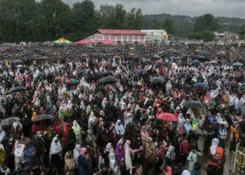 പാക് അധീന കശ്മീരിൽ ചോരപ്പുഴ; ലോംഗ് മാർച്ചിനിടെ വൻ സംഘർഷം, 12 പേർ കൊല്ലപ്പെട്ടു