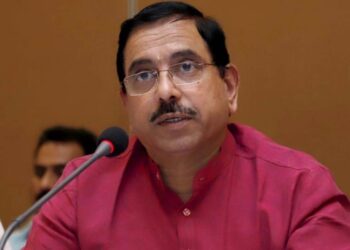 പ്രഹ്ലാദ് ജോഷി ഇടക്കാല വിദ്യാഭ്യാസ മന്ത്രി ; ധർമേന്ദ്ര പ്രധാന്റെ രാജി രാഷ്ട്രപതി അംഗീകരിച്ചു