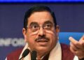 വിദേശശക്തികളുടെ അജണ്ട തകർക്കാൻ ഉറച്ച് കേന്ദ്രം;വിദ്യാഭ്യാസ മന്ത്രാലയം ഏറ്റെടുത്ത് പ്രൽഹാദ് ജോഷി!