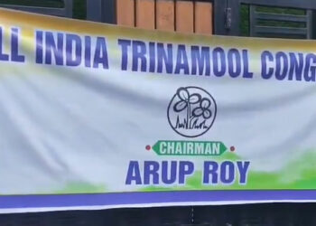 മമത ഉപദേശക, അഭിഷേകിനെ പുറത്താക്കി; കൊൽക്കത്തയിലെ ടി.എം.സി ആസ്ഥാനം പിടിച്ചെടുത്ത് റിതബ്രത പക്ഷം; ബംഗാളിൽ വൻ രാഷ്ട്രീയ യുദ്ധം