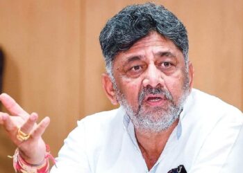 മന്ത്രിസഭാ വികസനത്തിന് പിന്നാലെ കർണാടക കോൺഗ്രസിൽ വൻ പൊട്ടിത്തെറി; രണ്ട് എംഎൽഎമാർ രാജിവെച്ചു ; അനുനയ നീക്കവുമായി ഡികെ ശിവകുമാർ